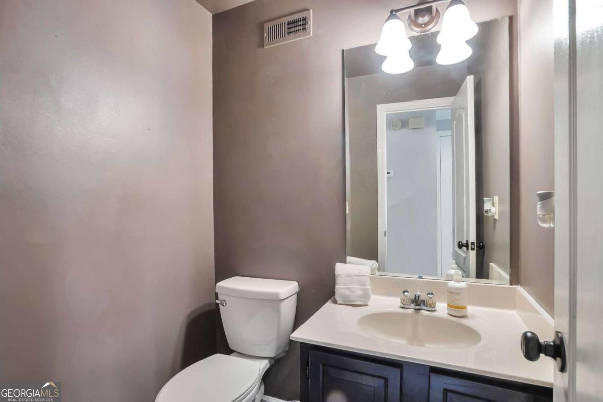 6880 Shadow Ridge Lane Stone Mountain - Photo 11