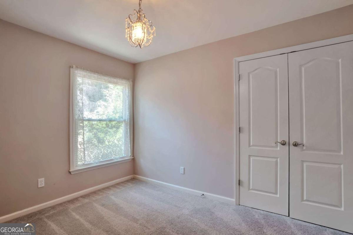 6880 Shadow Ridge Lane Stone Mountain - Photo 20