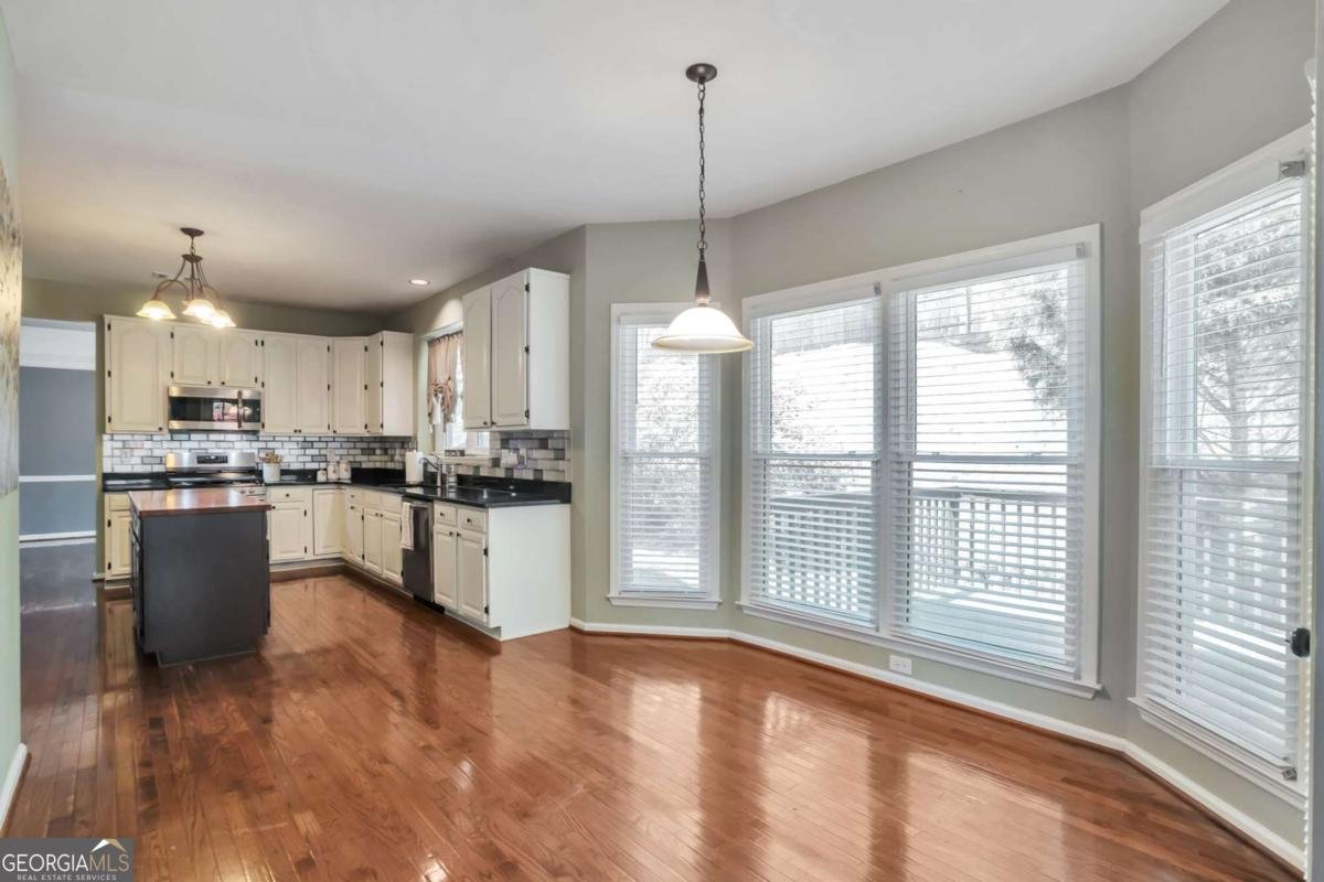 6880 Shadow Ridge Lane Stone Mountain - Photo 8