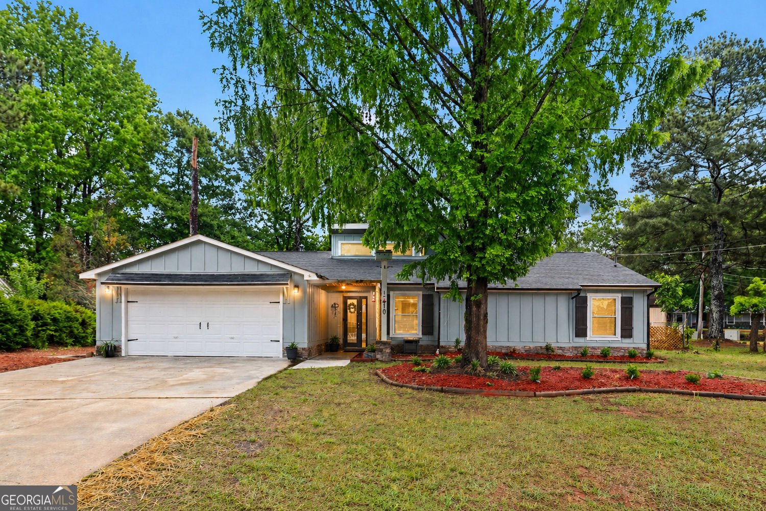 210 Fireside Way Fairburn - Photo 1