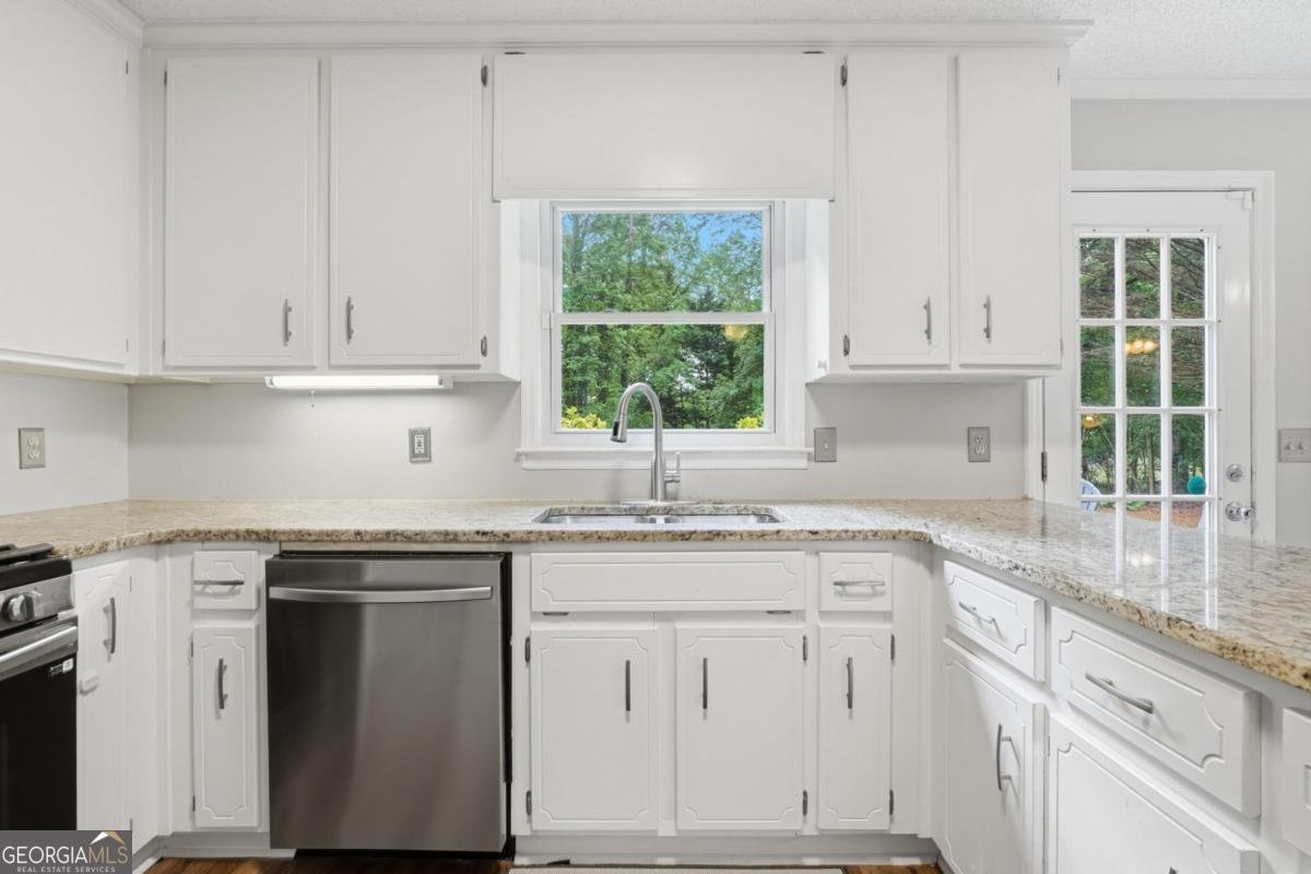6043 Jonathan Trace Canton - Photo 13
