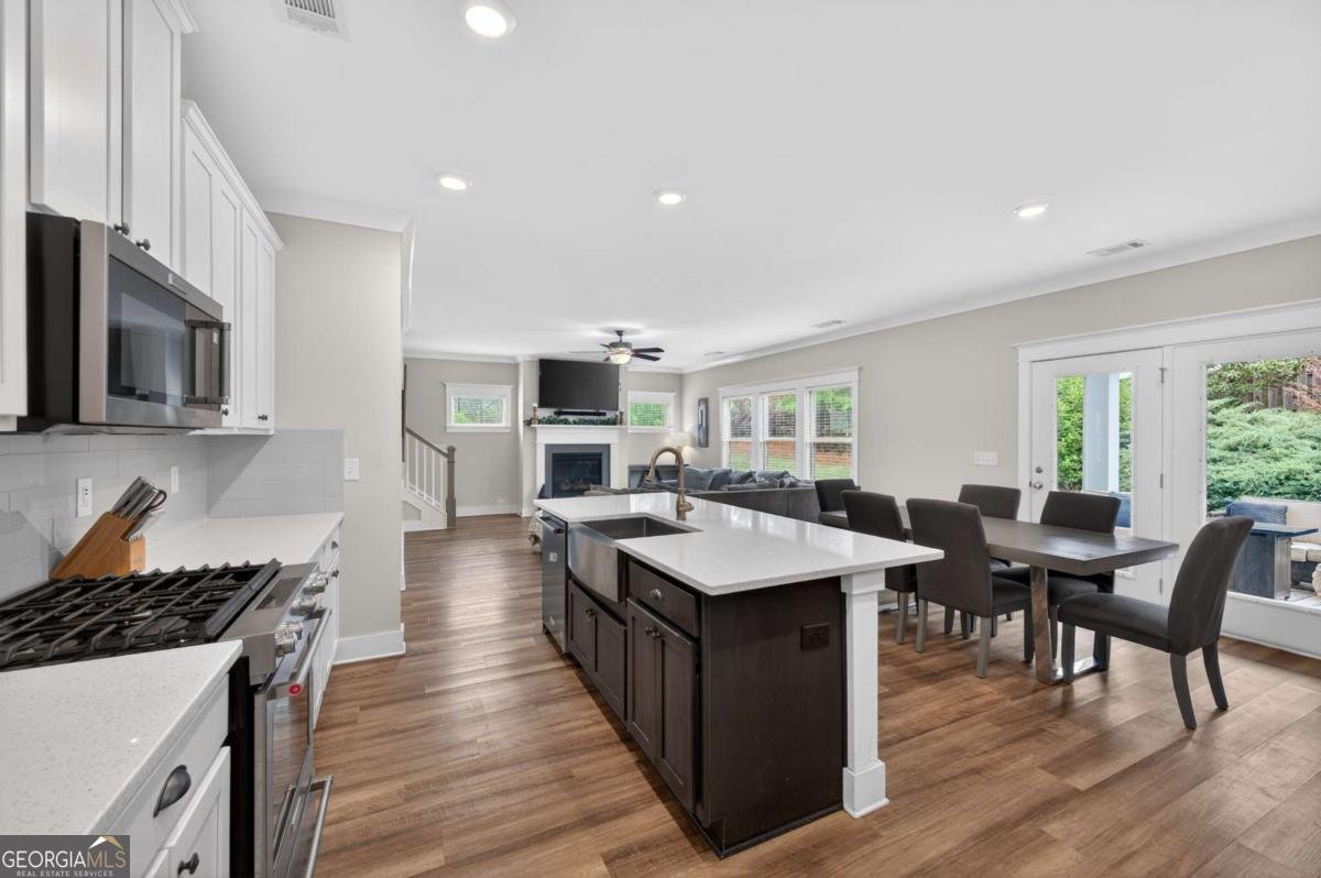 215 Meadows Court Woodstock - Photo 14