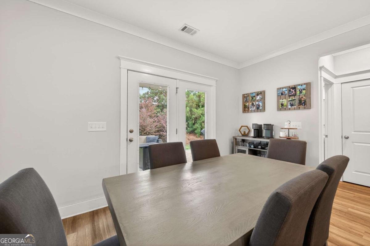 215 Meadows Court Woodstock - Photo 16