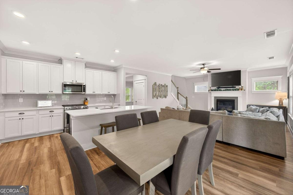 215 Meadows Court Woodstock - Photo 17