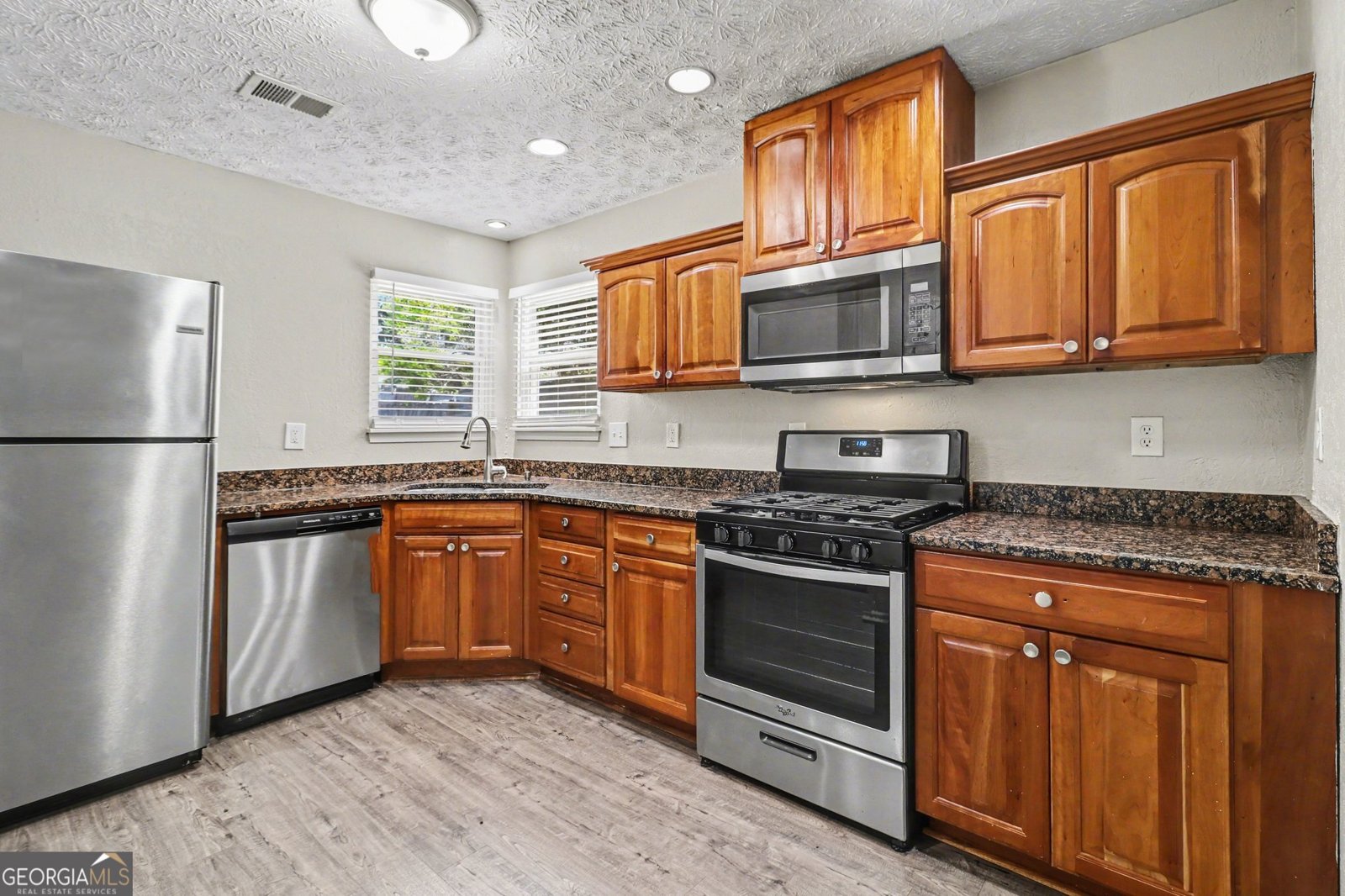 627 Towngate Boulevard Jonesboro - Photo 6