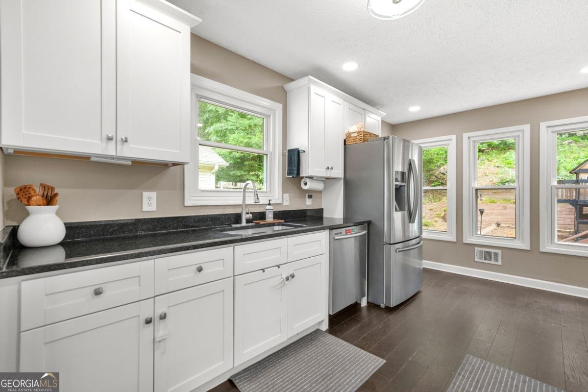3285 Revere Circle Snellville - Photo 9