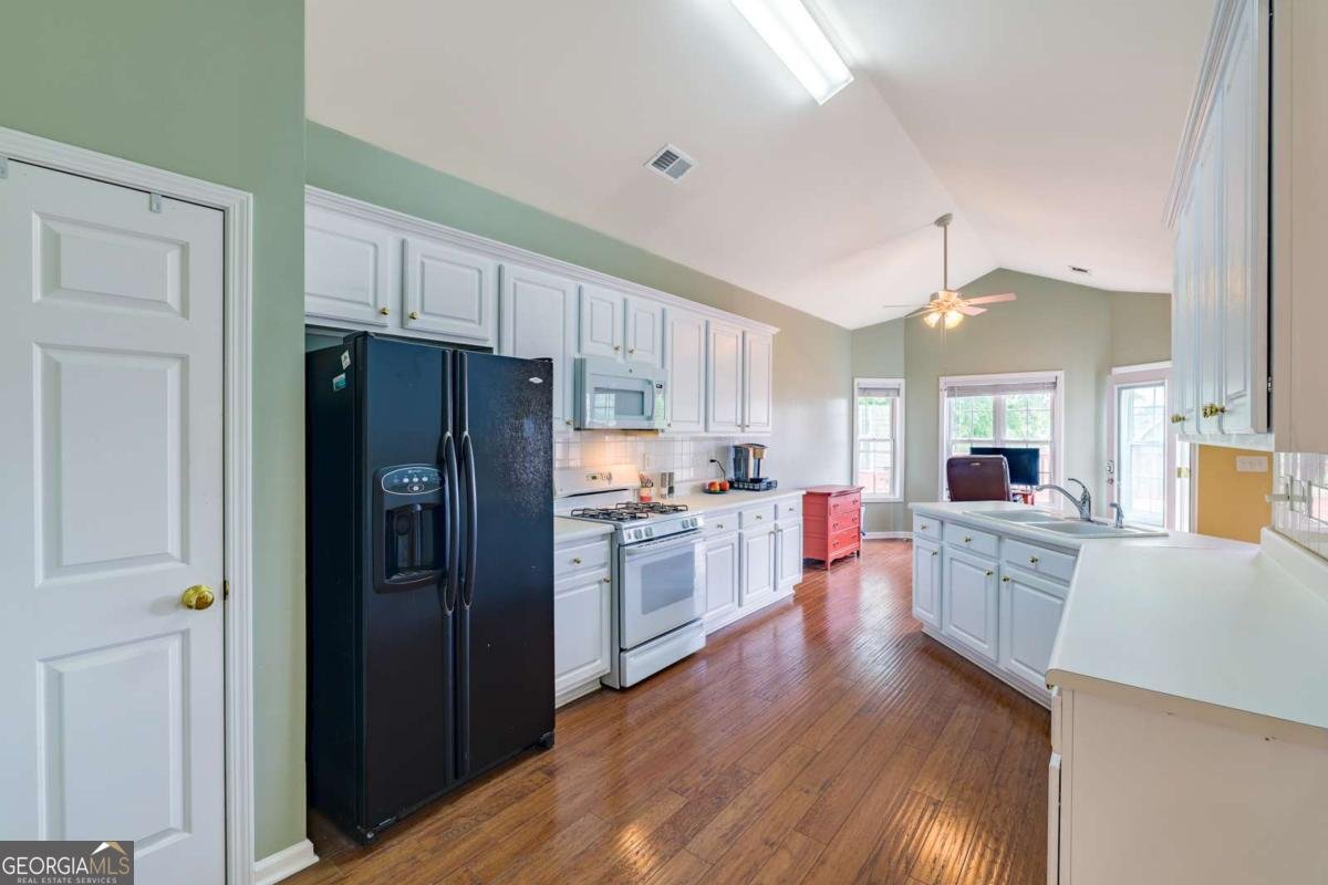 193 April Ridge Lane Lawrenceville - Photo 8