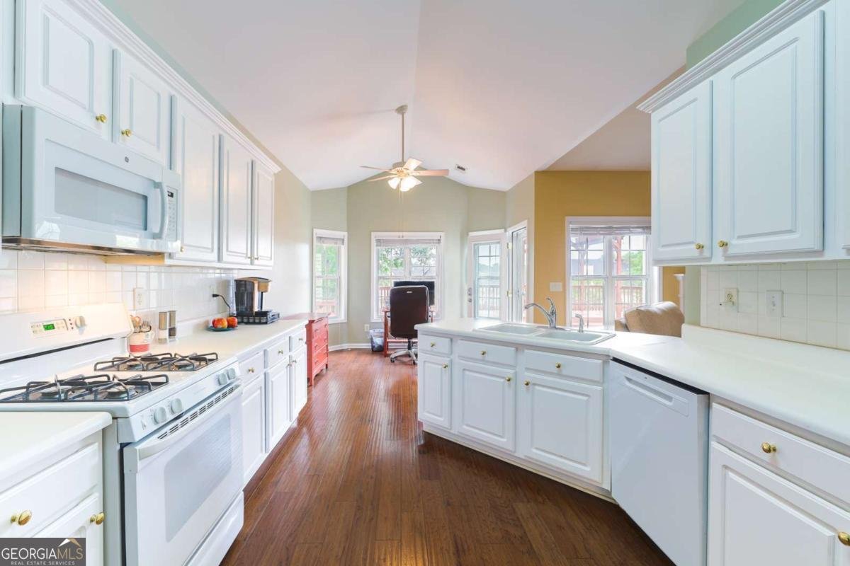 193 April Ridge Lane Lawrenceville - Photo 9
