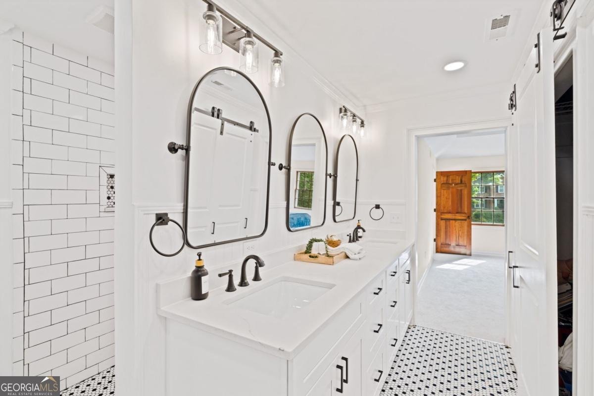 3681 Frederica Road Berkeley Lake - Photo 10