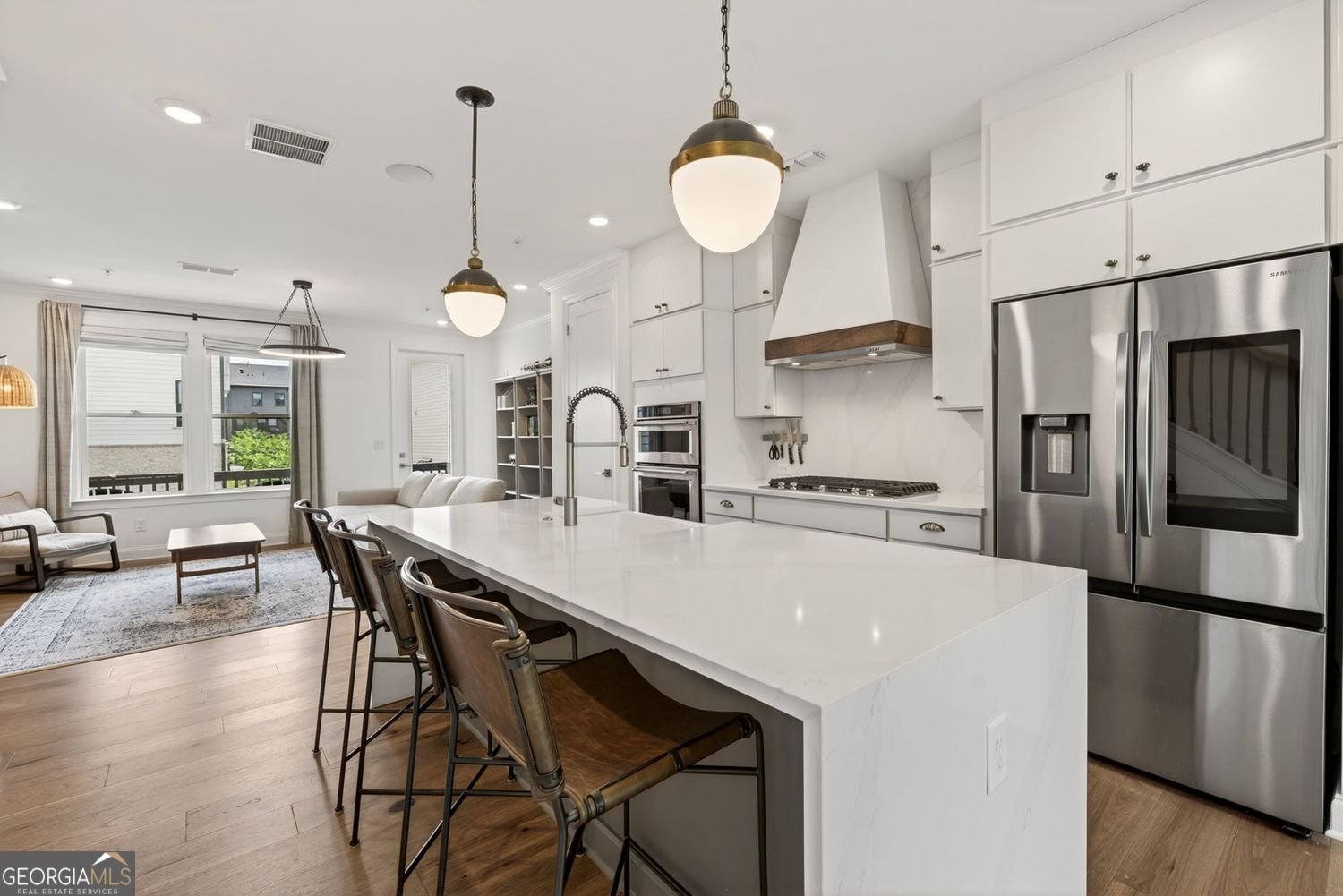 6589 Beacon Drive Sandy Springs - Photo 10