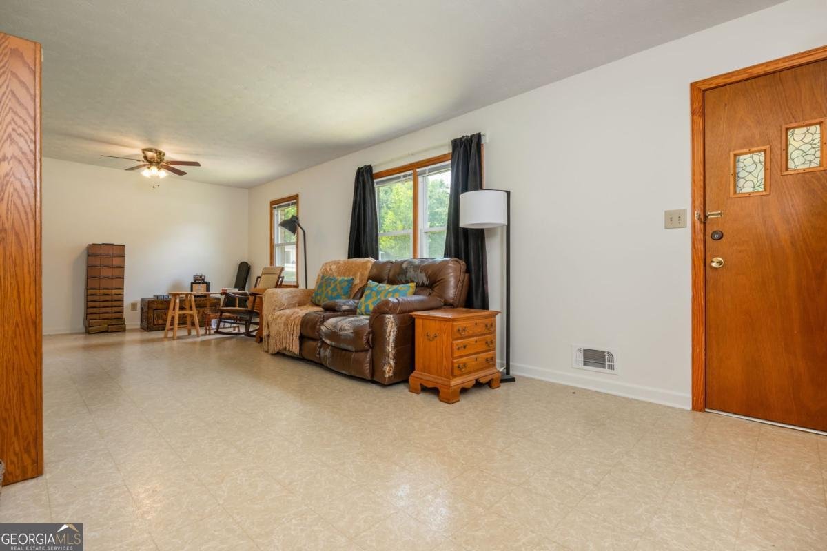 2621 Hereford Court Marietta - Photo 9