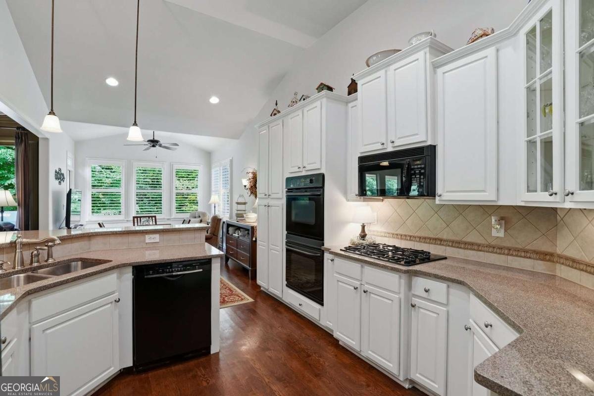 7422 Brookstone Circle Flowery Branch - Photo 17