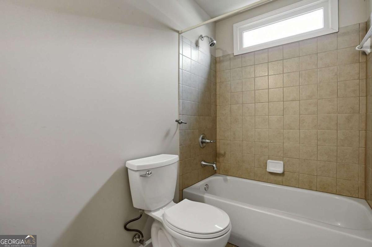 7422 Brookstone Circle Flowery Branch - Photo 35