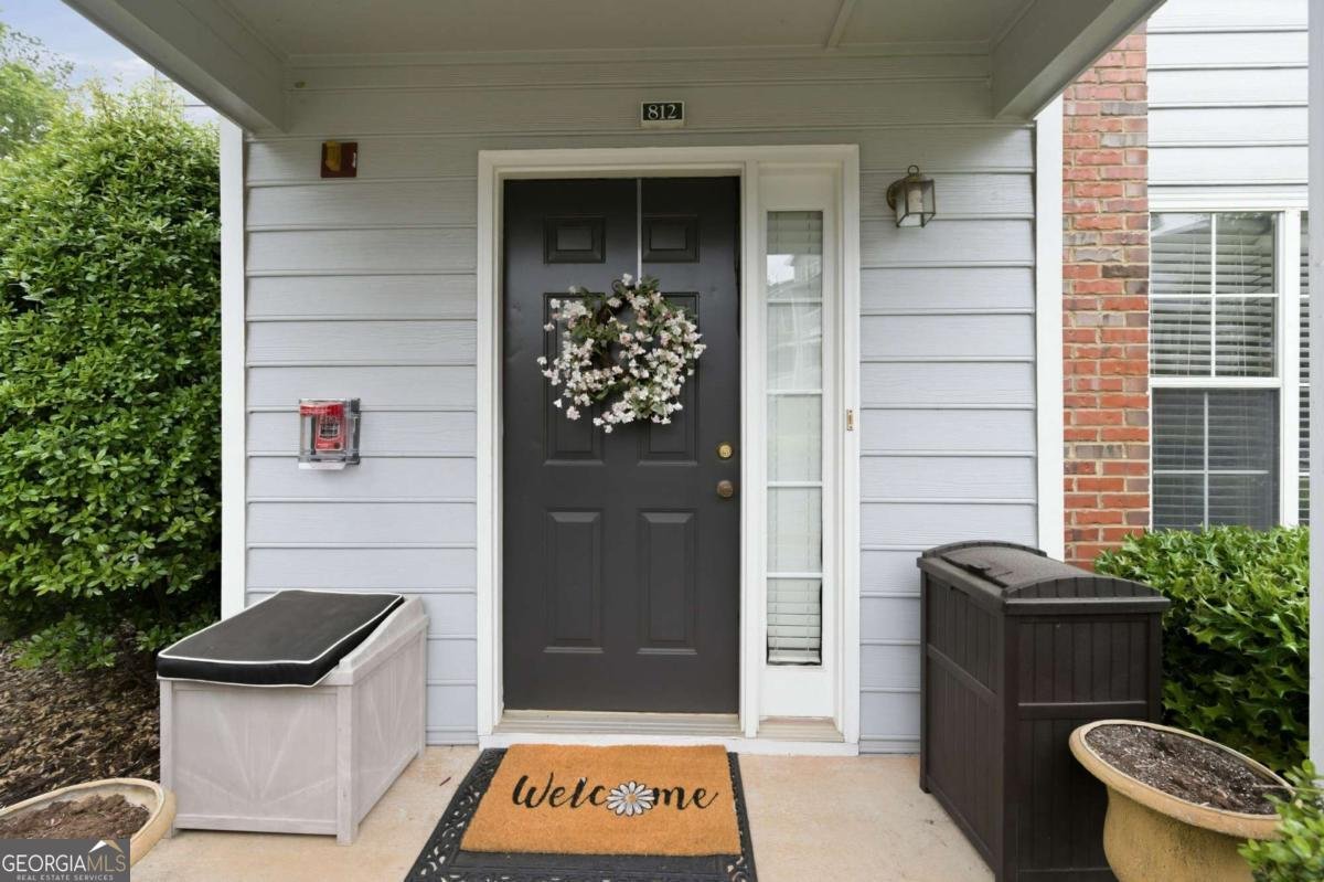 812 Vinings Forest Lane Smyrna - Photo 1