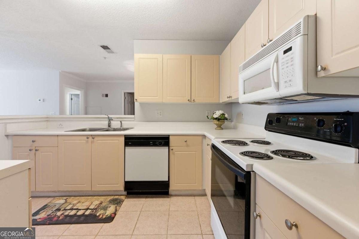 812 Vinings Forest Lane Smyrna - Photo 11