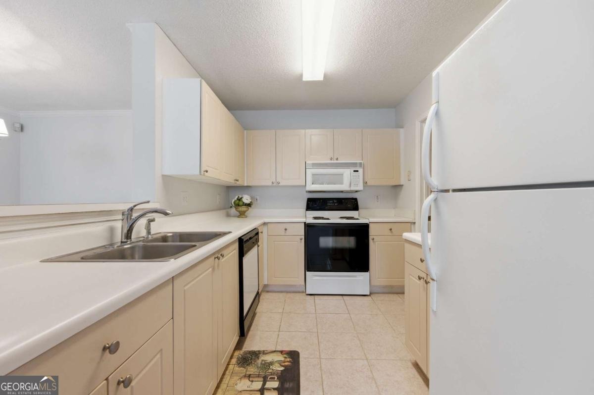 812 Vinings Forest Lane Smyrna - Photo 12