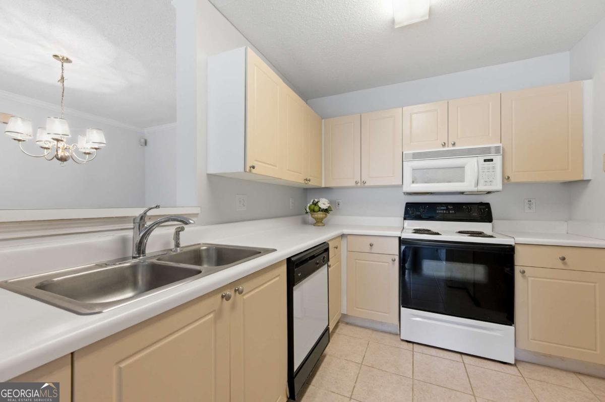 812 Vinings Forest Lane Smyrna - Photo 13