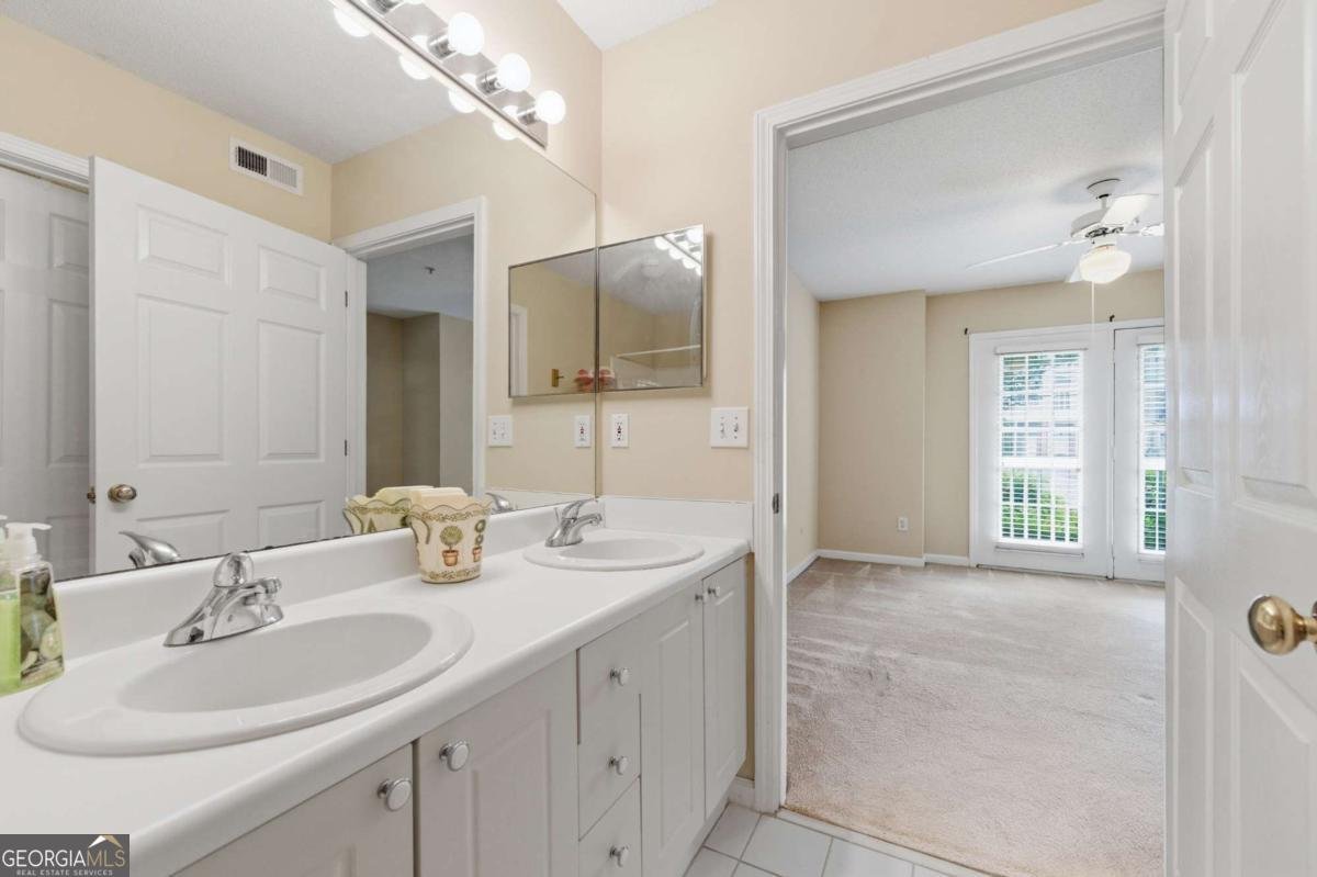 812 Vinings Forest Lane Smyrna - Photo 19