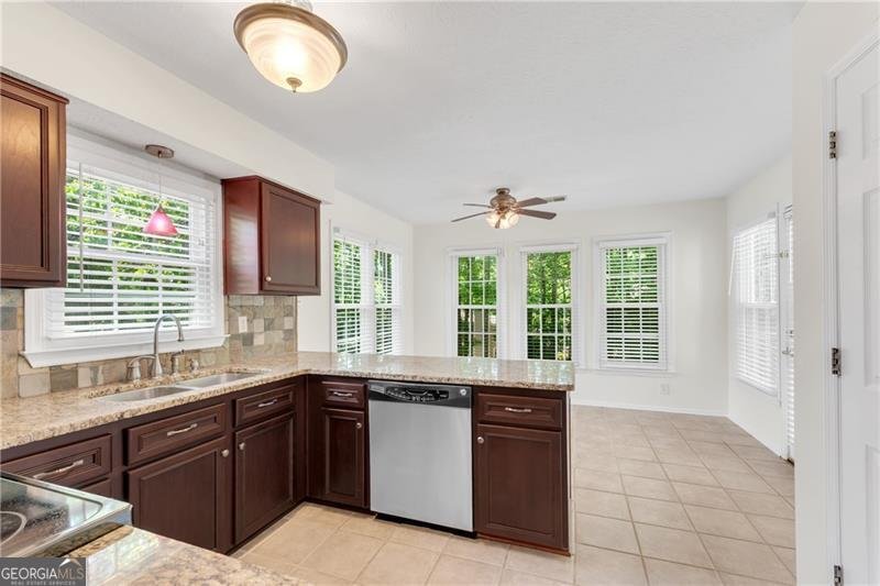 8910 Club River Drive Roswell - Photo 13