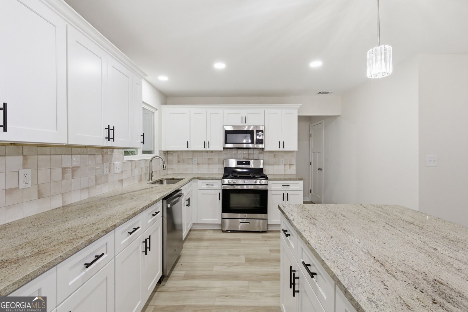5006 Galbraith Circle Stone Mountain - Photo 10