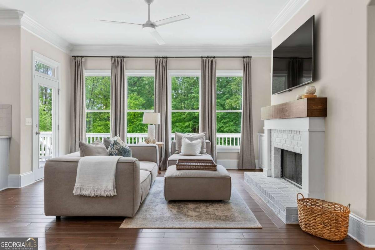 4540 Hawthorne Court Milton - Photo 18