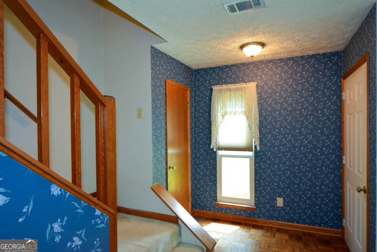 183 Timothy Lane Lilburn - Photo 7