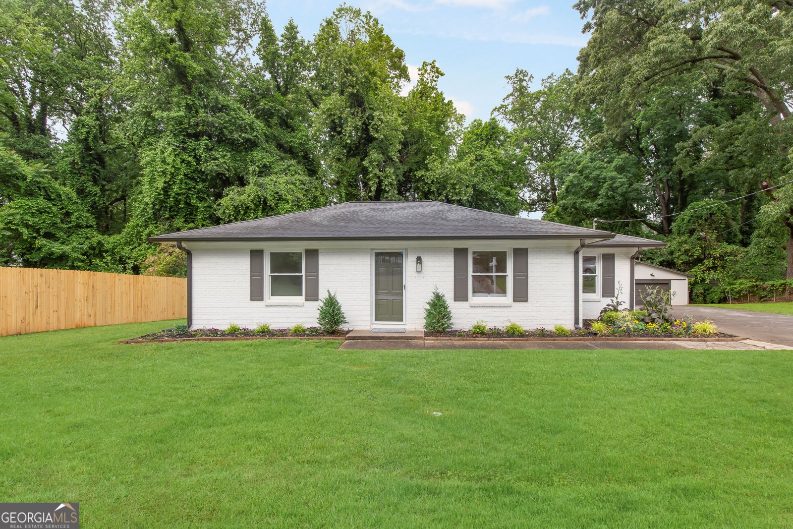 2260 Old Spring Road Smyrna - Photo 6