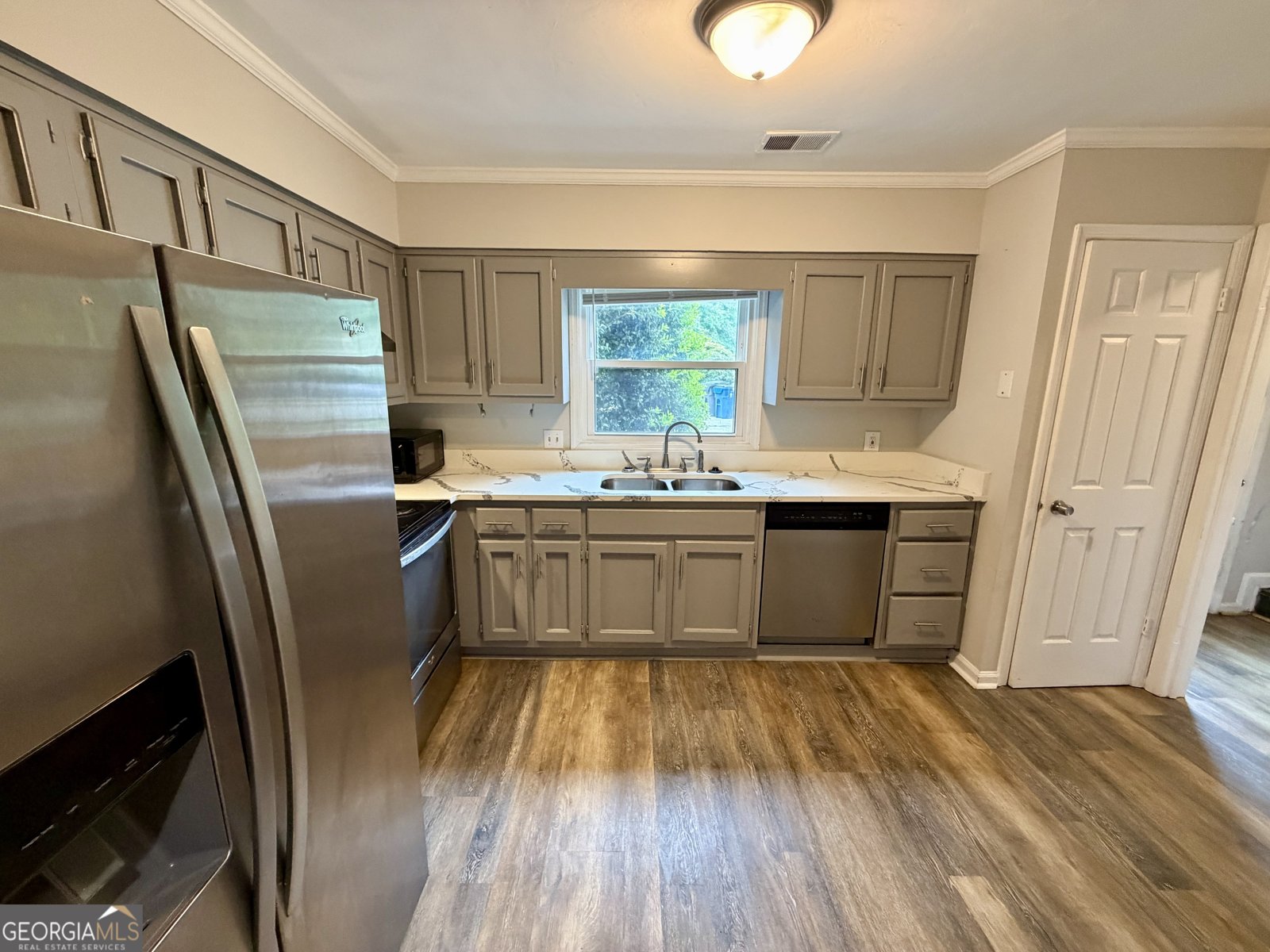 397 Patrick Henry Court Riverdale - Photo 9