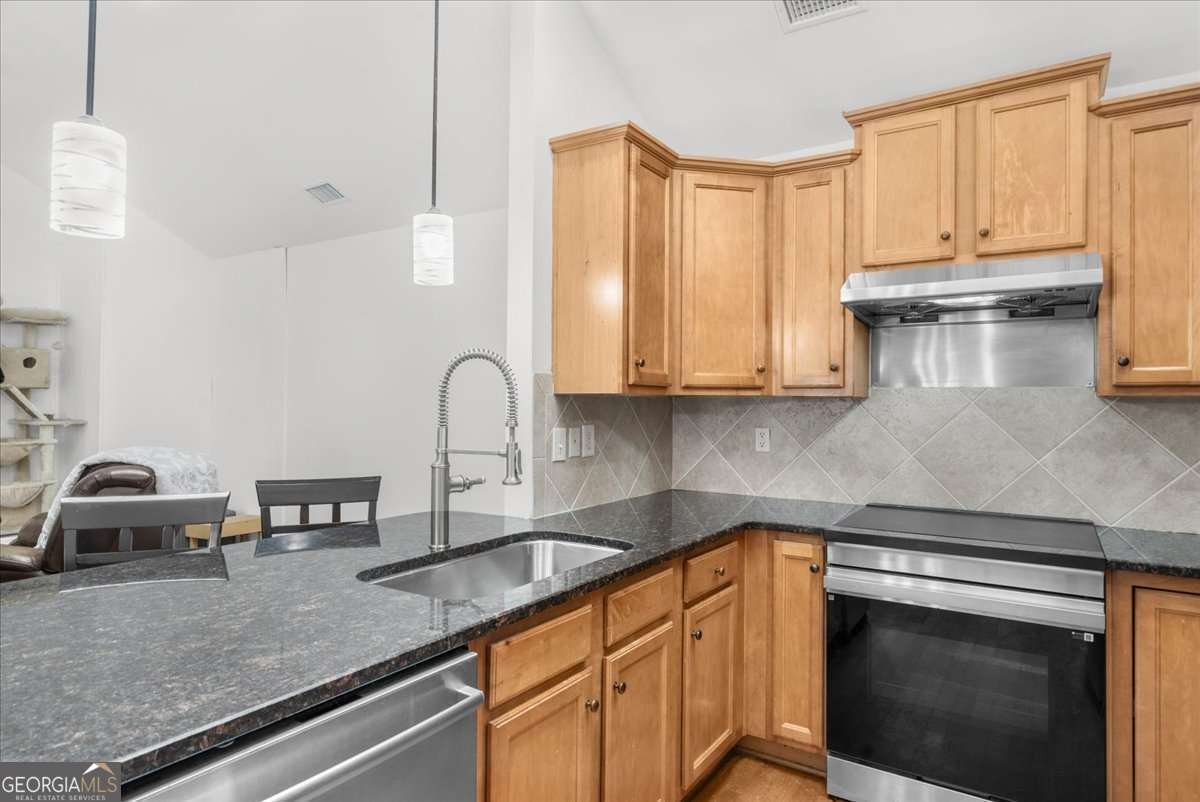 2735 Gateview Court Cumming - Photo 9