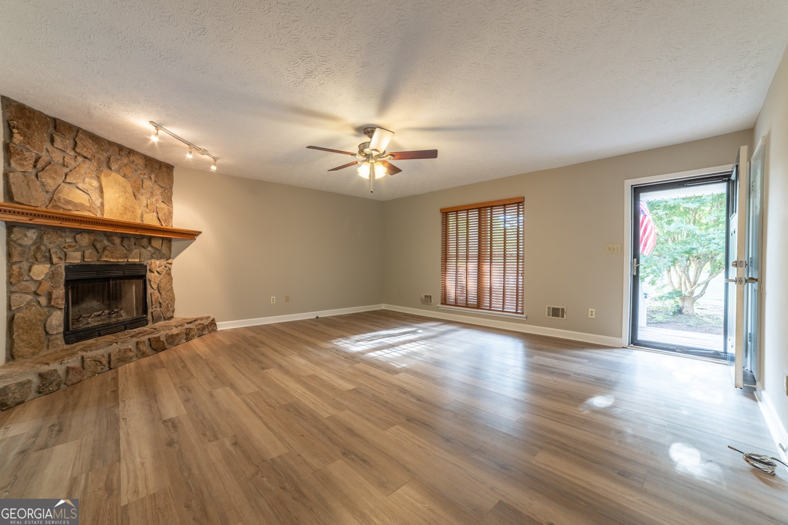 136 Creek Side Drive McDonough - Photo 9