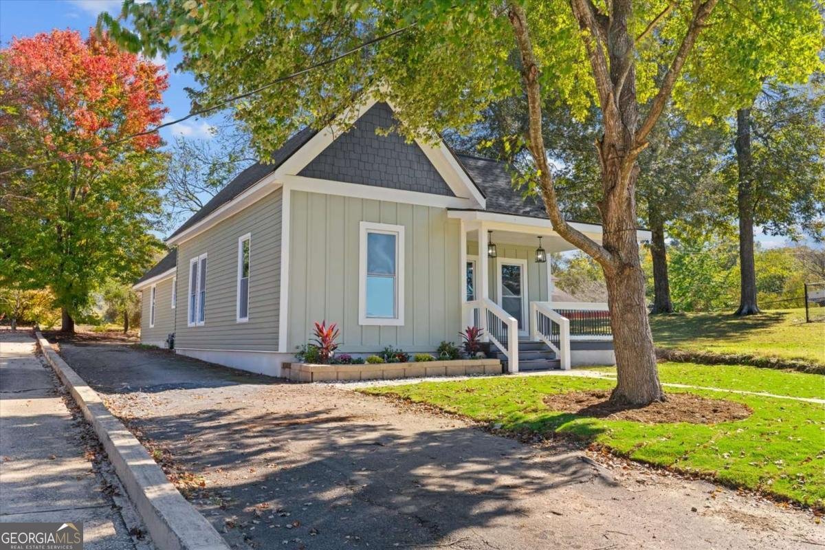 515 Woodlawn Avenue Calhoun - Photo 1