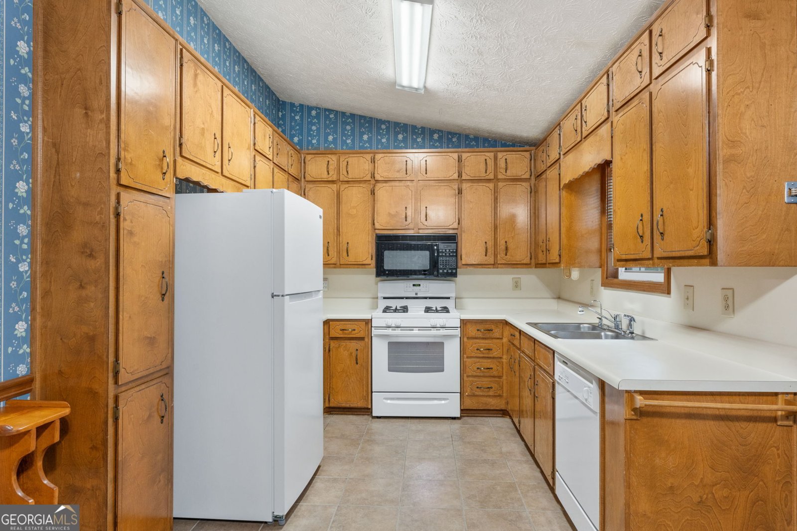 2750 Old Ivy Court Buford - Photo 10