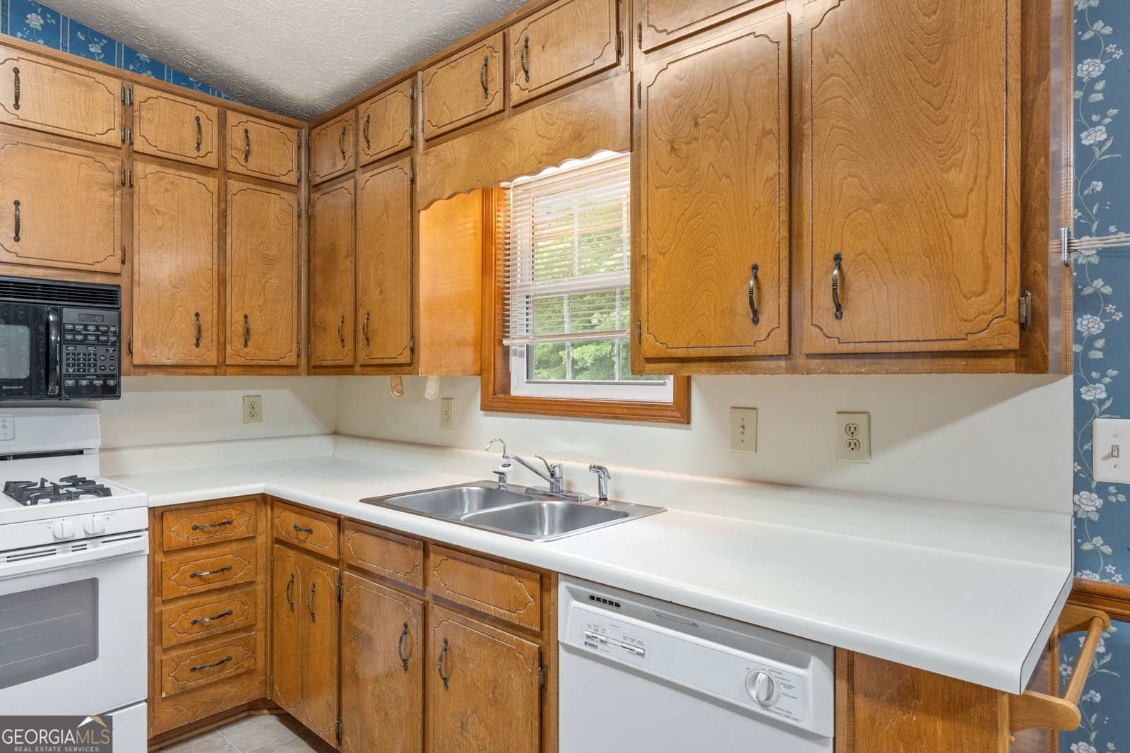 2750 Old Ivy Court Buford - Photo 11