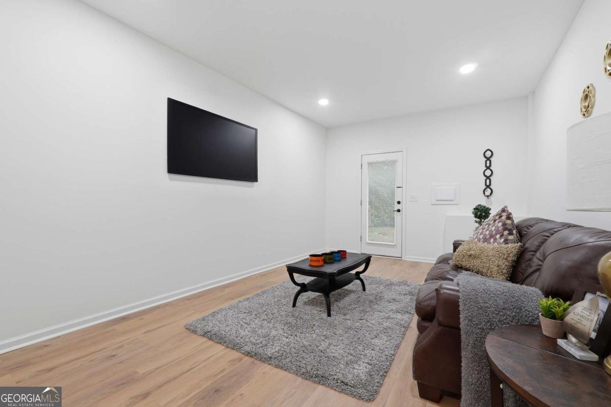 682 Montglade Court Suwanee - Photo 24