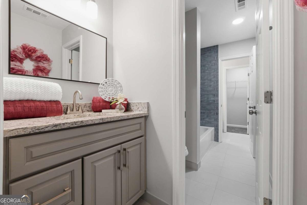 682 Montglade Court Suwanee - Photo 31