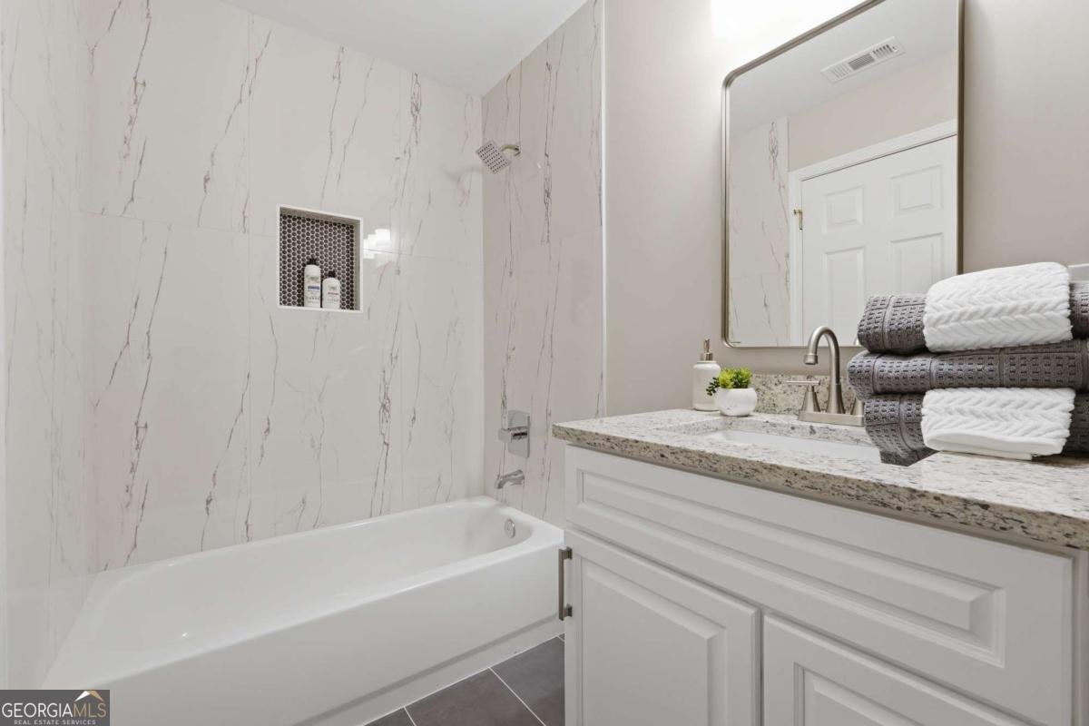 682 Montglade Court Suwanee - Photo 35