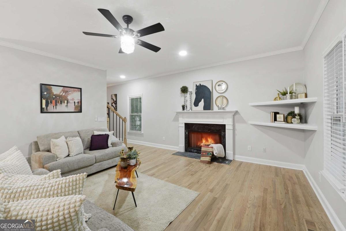 682 Montglade Court Suwanee - Photo 7