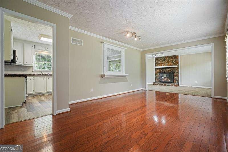308 River Bluff Drive Woodstock - Photo 6