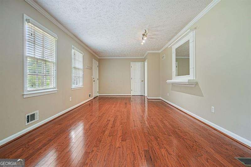 308 River Bluff Drive Woodstock - Photo 8