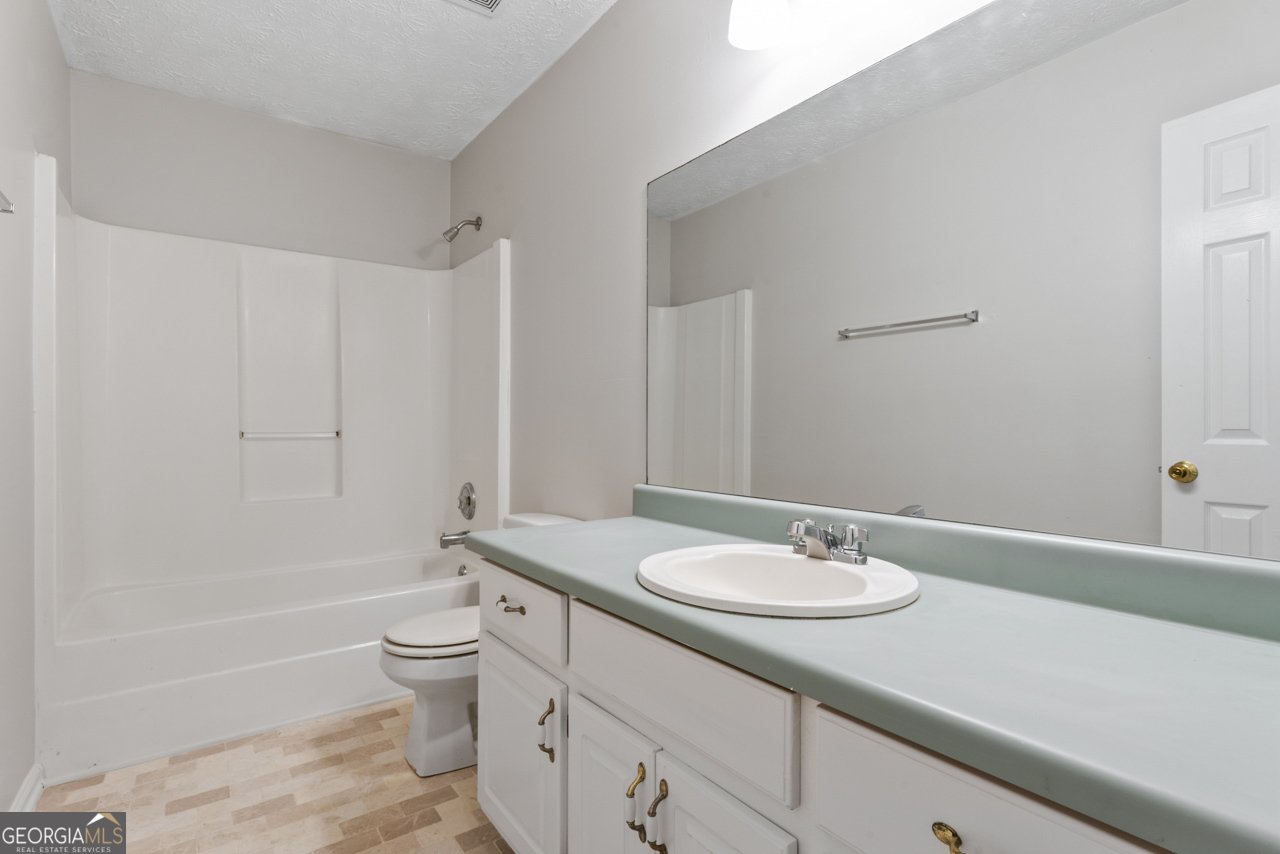 339 Ashton Place McDonough - Photo 13
