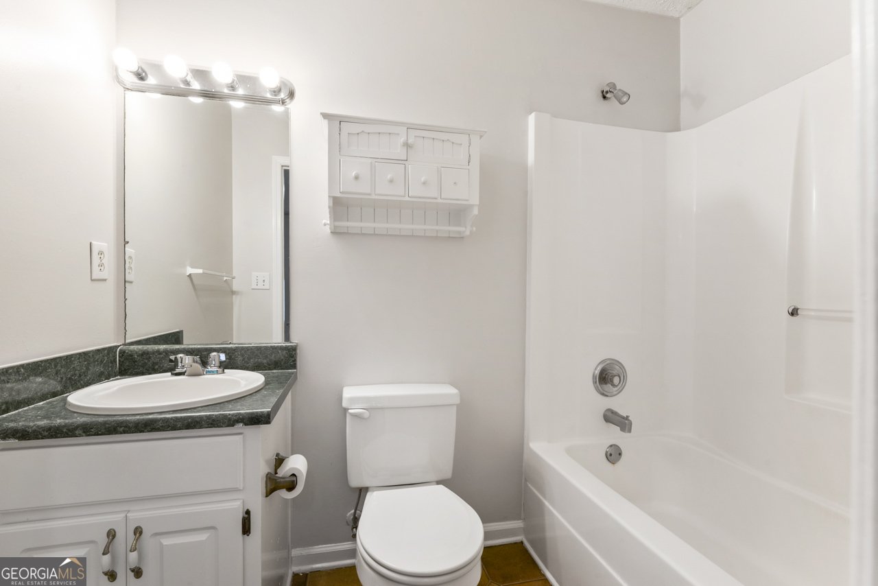 339 Ashton Place McDonough - Photo 18