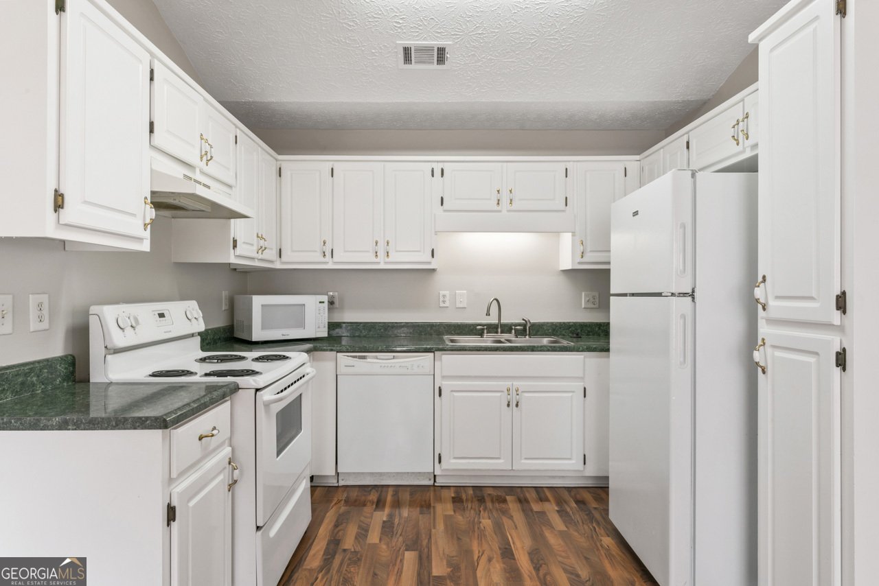 339 Ashton Place McDonough - Photo 8