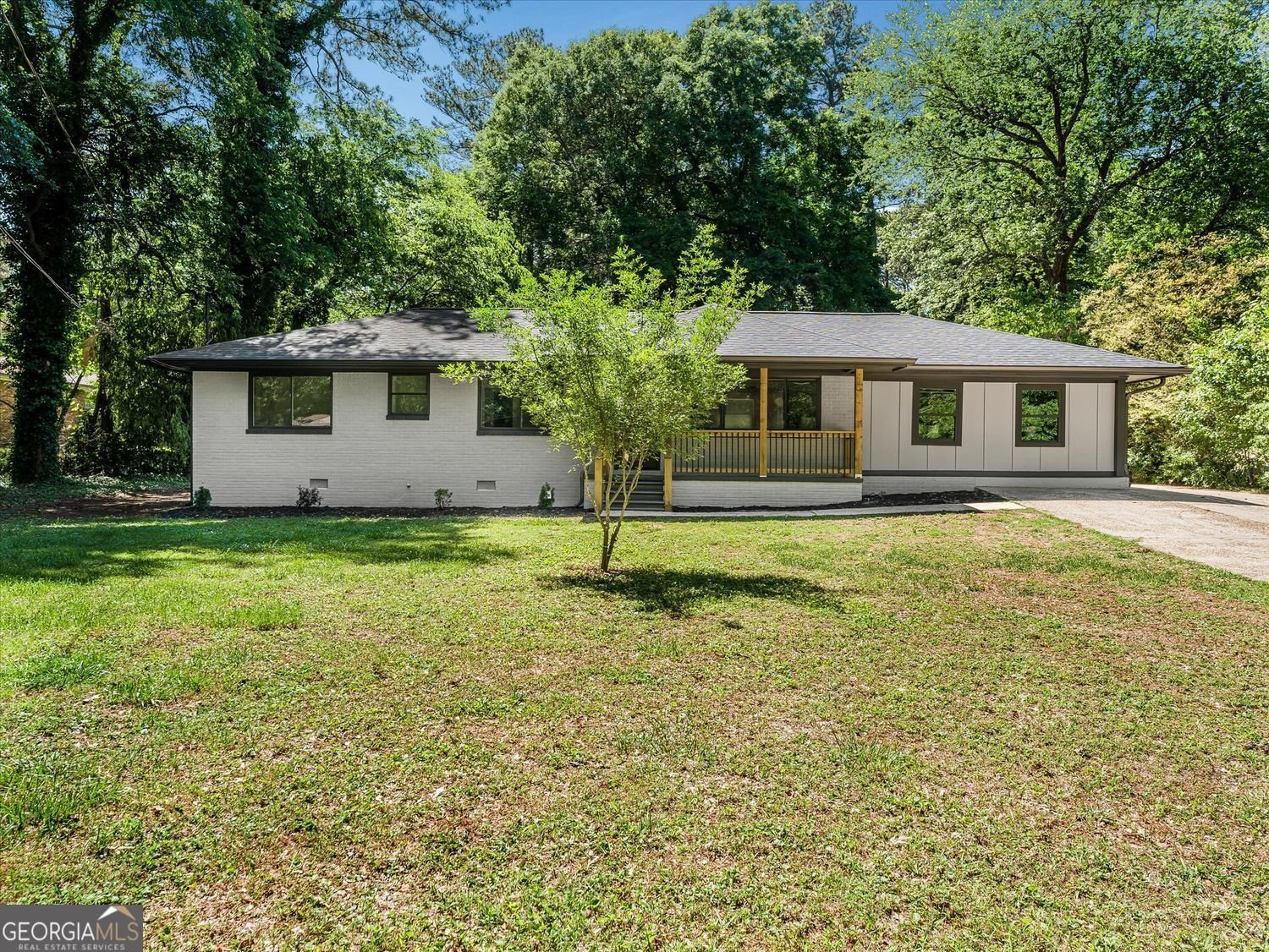 5572 Andrew Drive Mableton - Photo 1