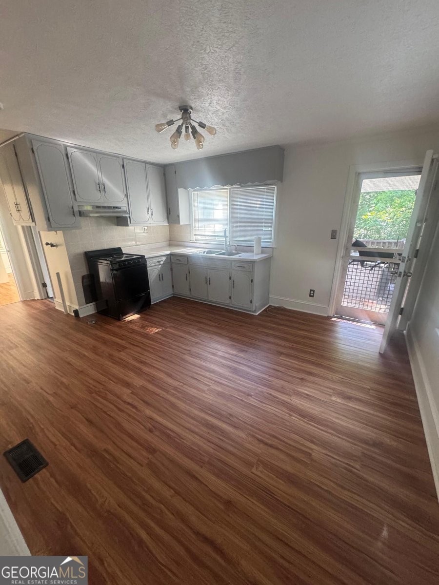 609 Main Street Thomaston - Photo 12