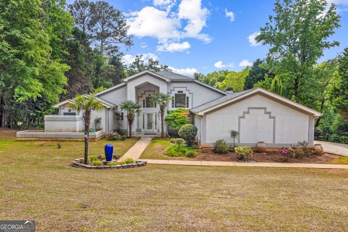 100 Catie Circle Stockbridge - Photo 1
