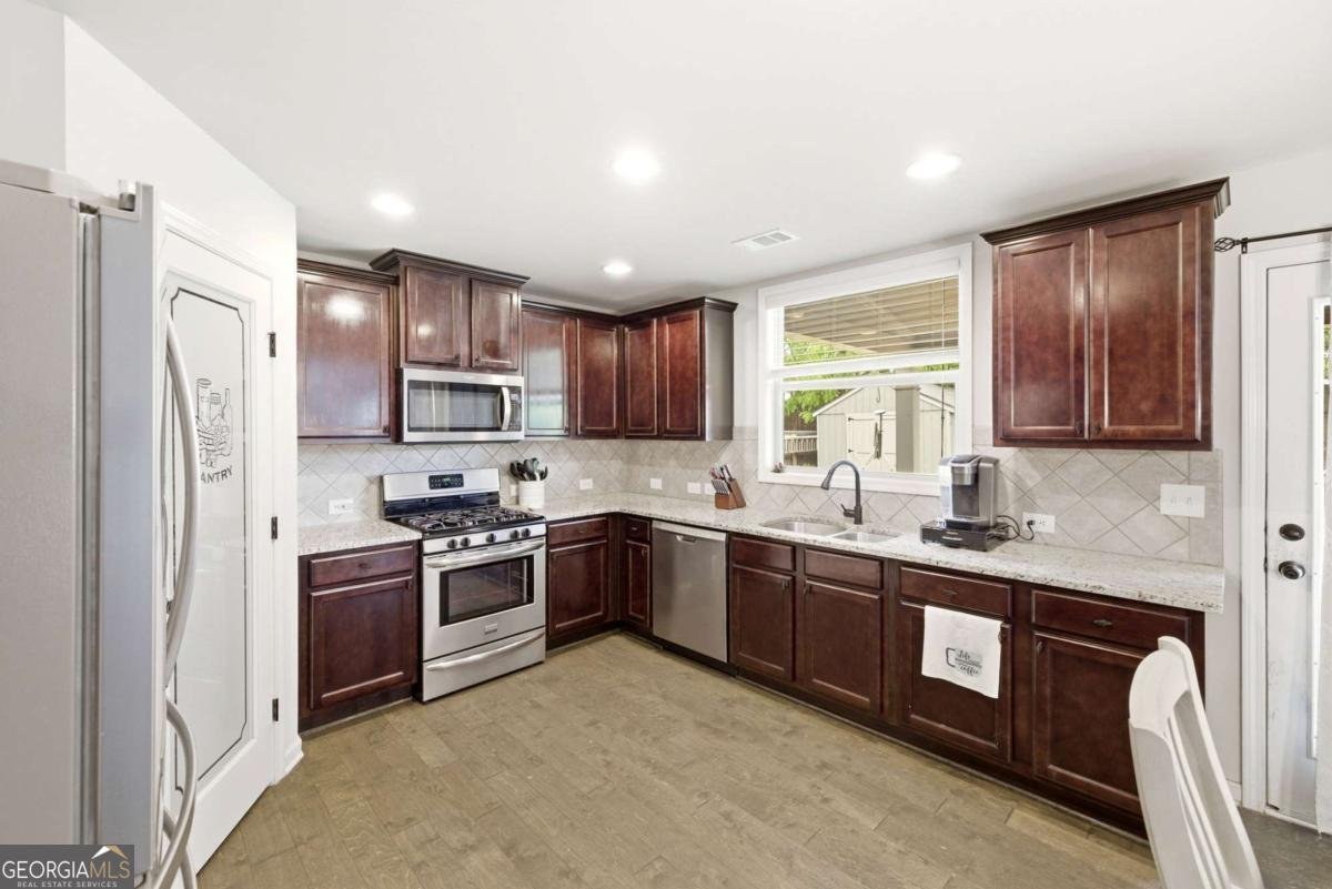 5821 Park Point Flowery Branch - Photo 14