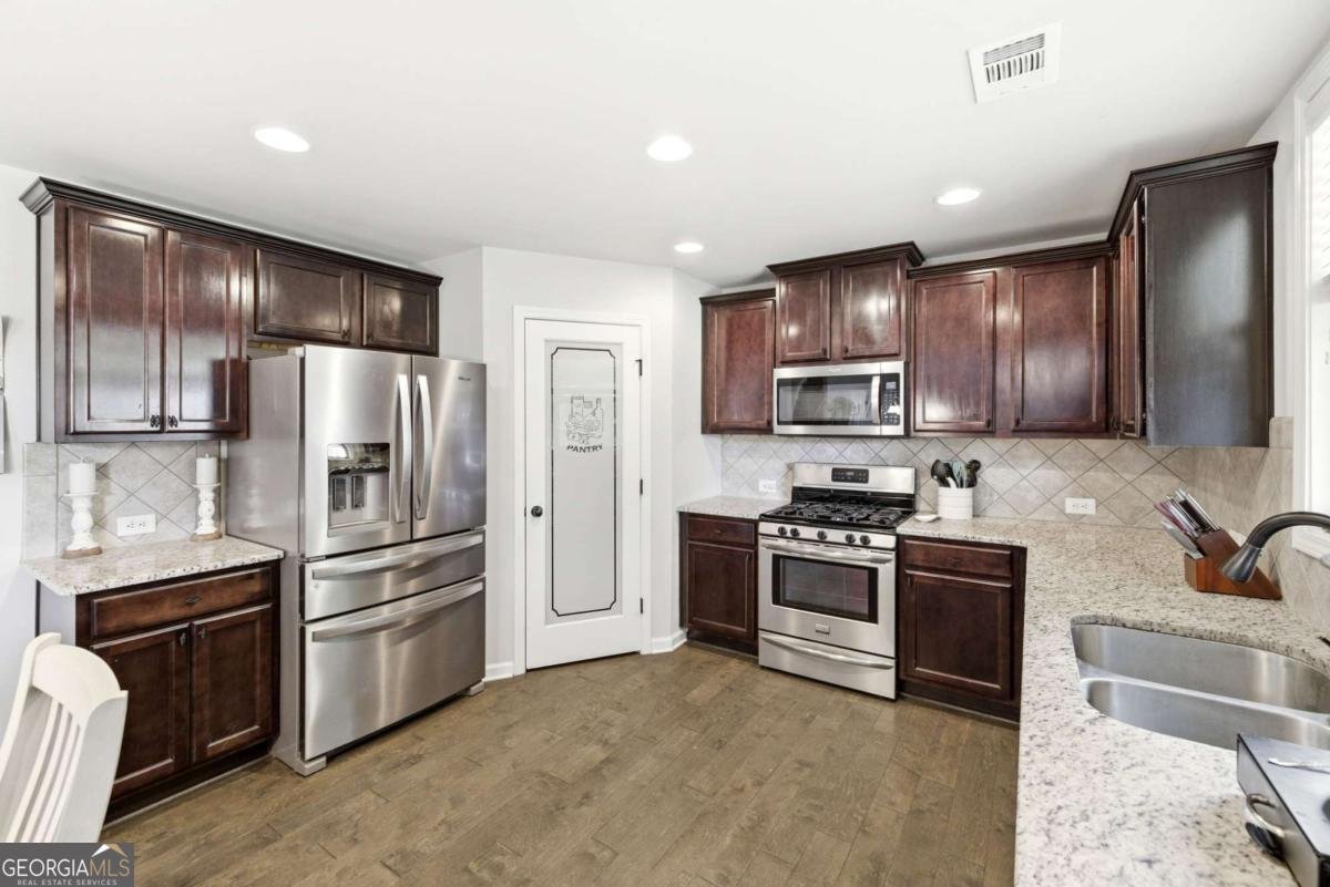 5821 Park Point Flowery Branch - Photo 15