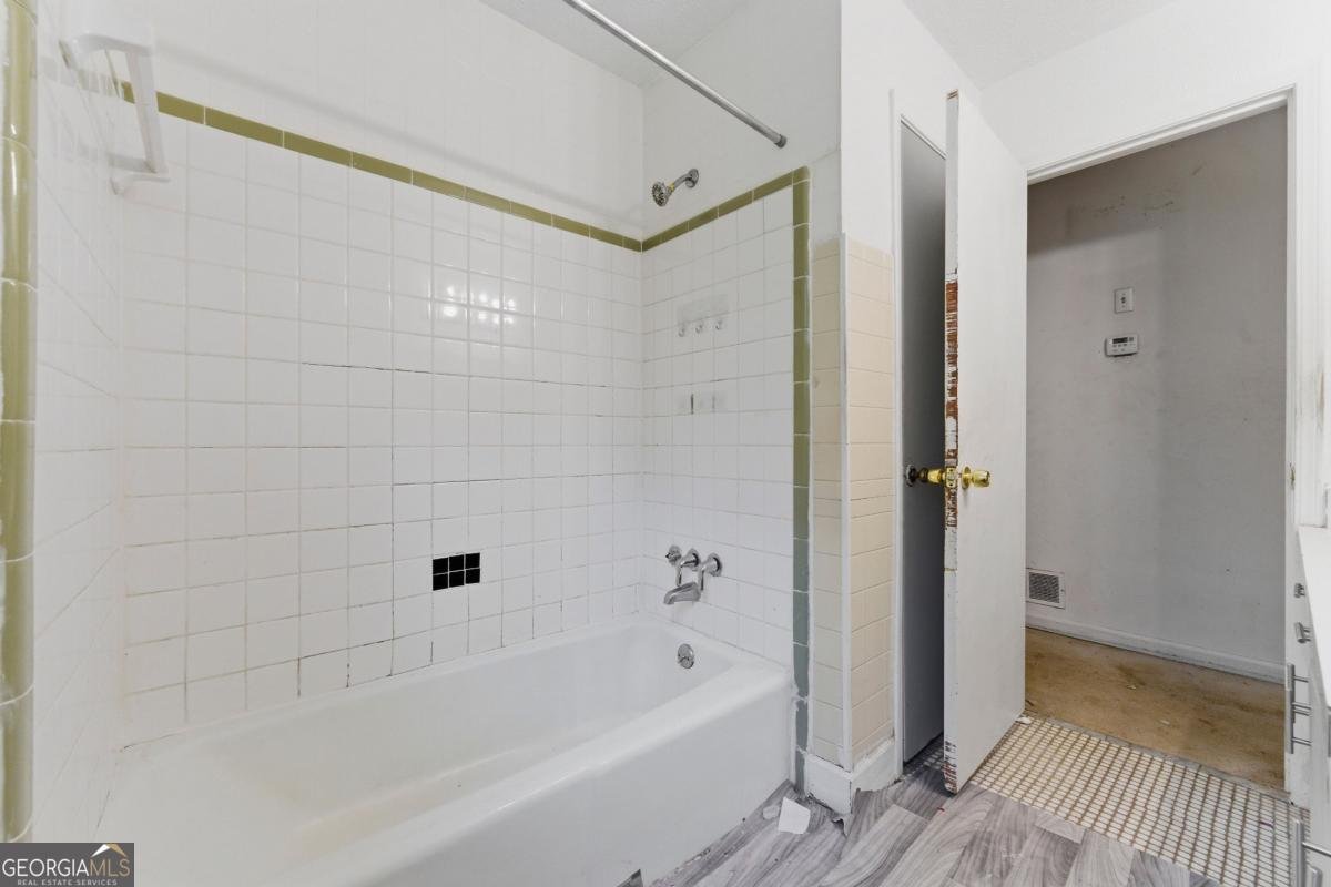 3180 Sandy Plains Road Marietta - Photo 13