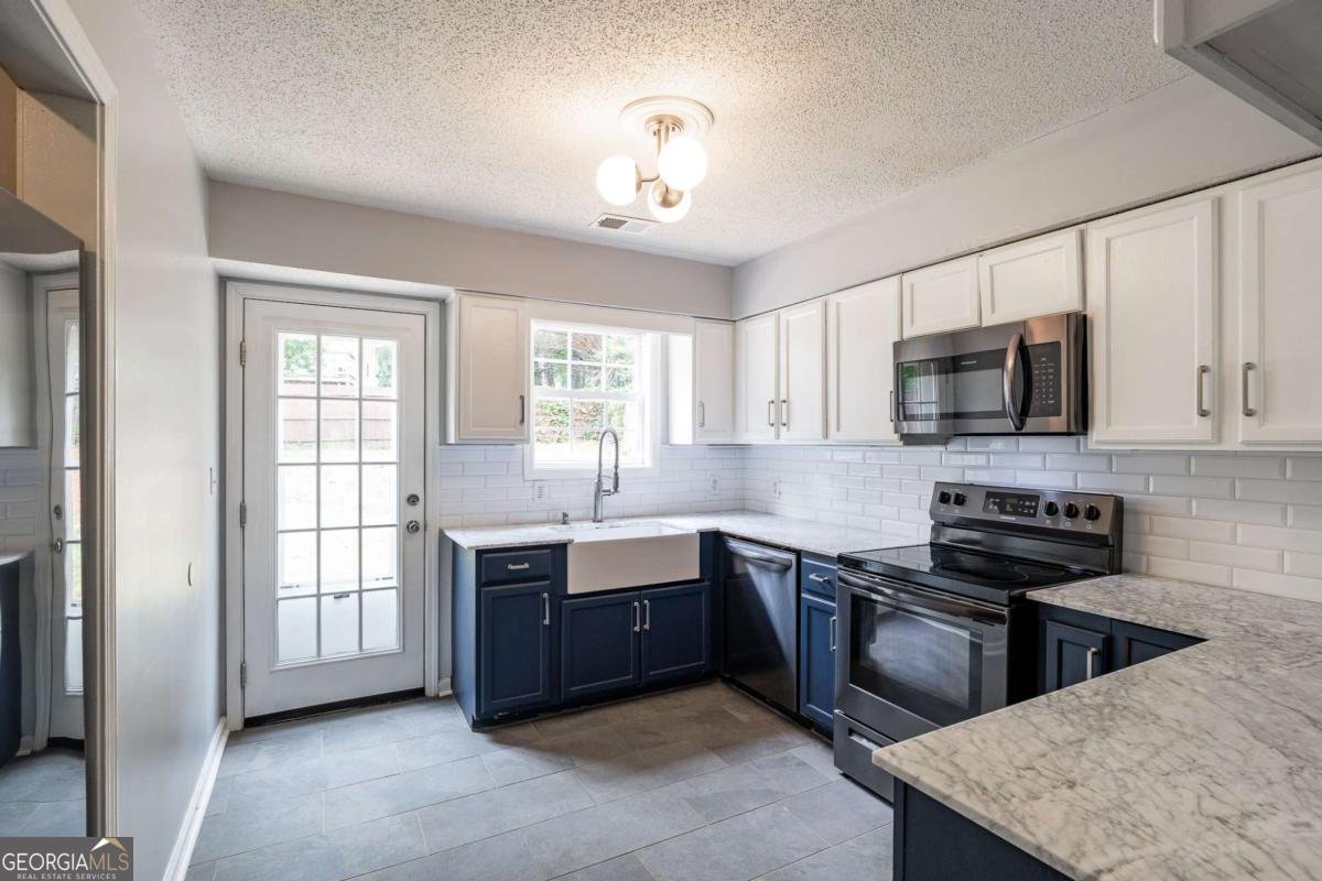 1660 Towne Square Drive Athens - Photo 8