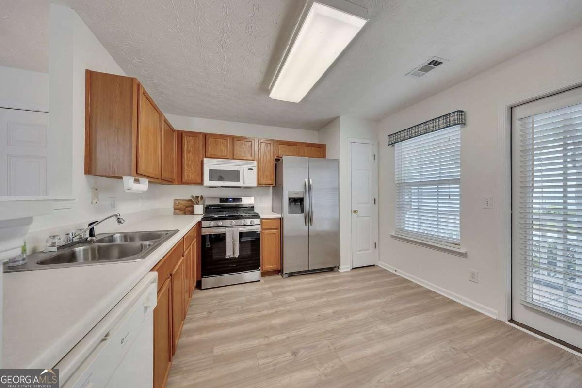 533 Oaks Drive Woodstock - Photo 7